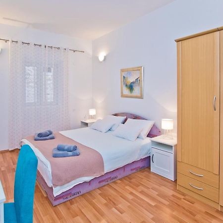 Apartman Toma Apartment Хвар Екстериор снимка