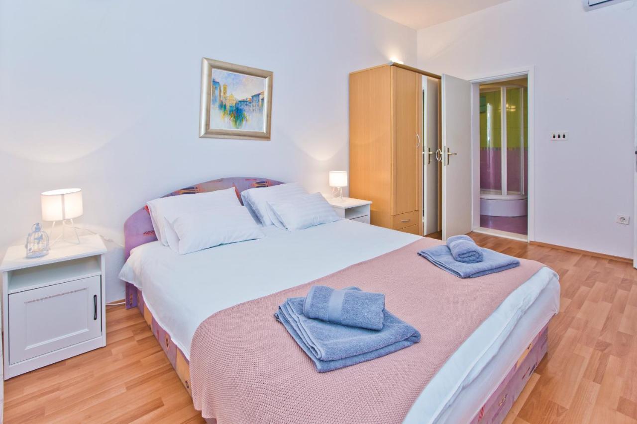 Apartman Toma Apartment Хвар Екстериор снимка